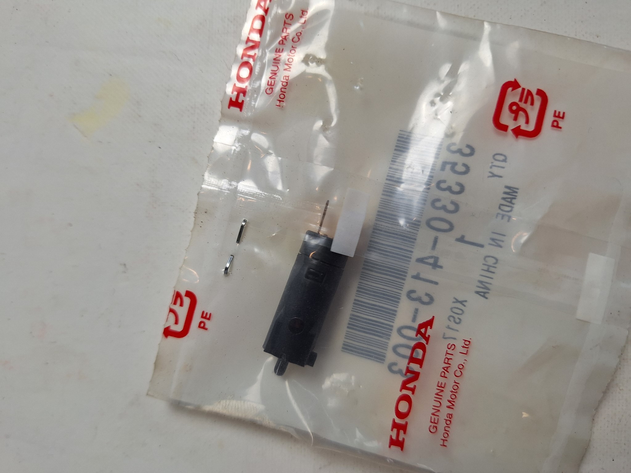 Picture of Honda CB 400 T1 / T2 SCHALTER, BR.LICHT/KUPPL. 35330-413-003 SWITCH,FR,LEVER